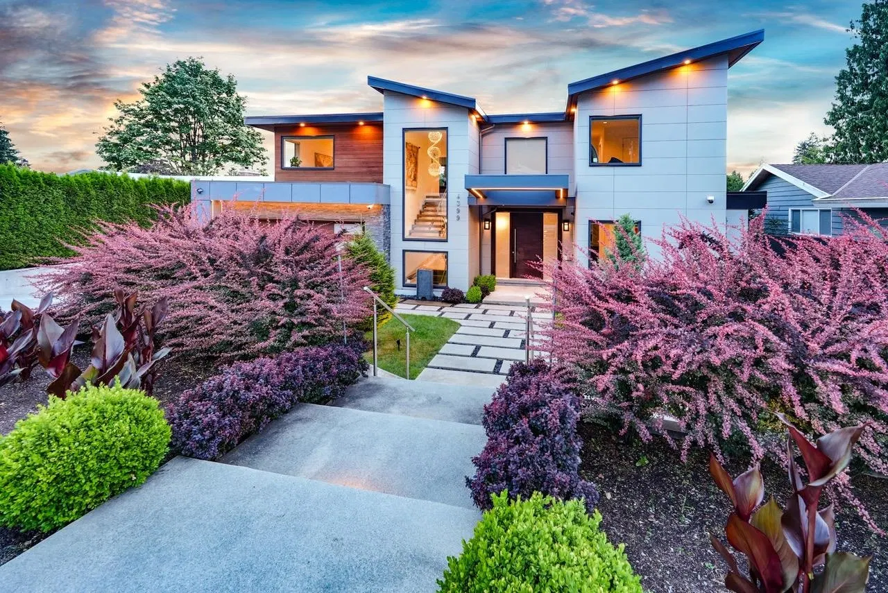 Photo 4 of 40 at 4399 Highland Boulevard