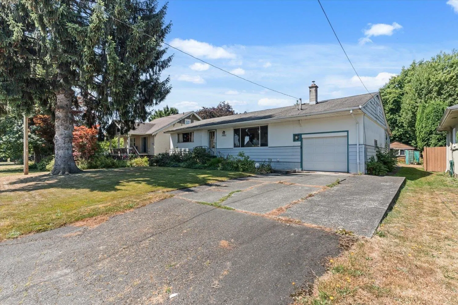 Photo 3 of 37 at 9481 Woodbine Street