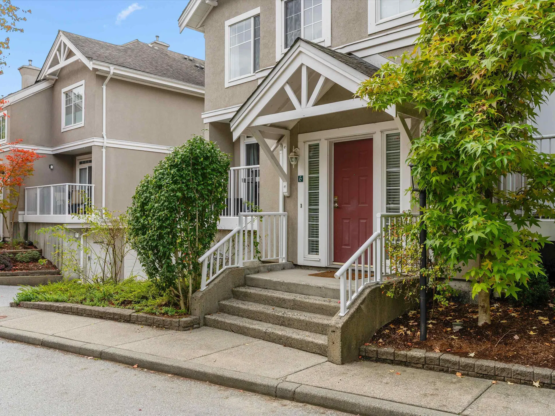 #17 – 2422 Hawthorne Avenue