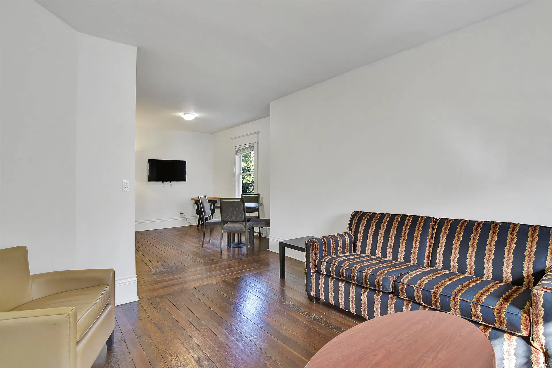 Photo 1 of 32 at #2 – 1517 Comox Street