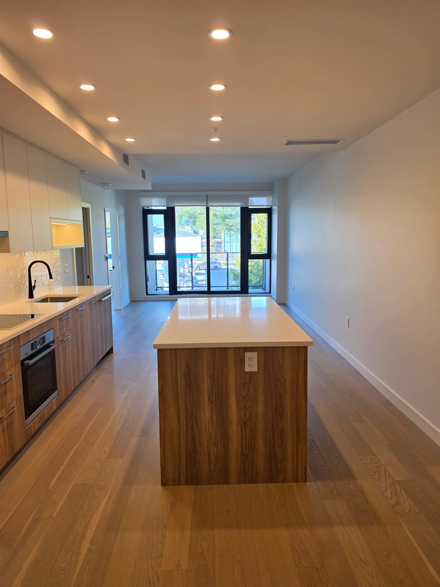 Photo 2 of 18 at #310 – 8398 Oak Street