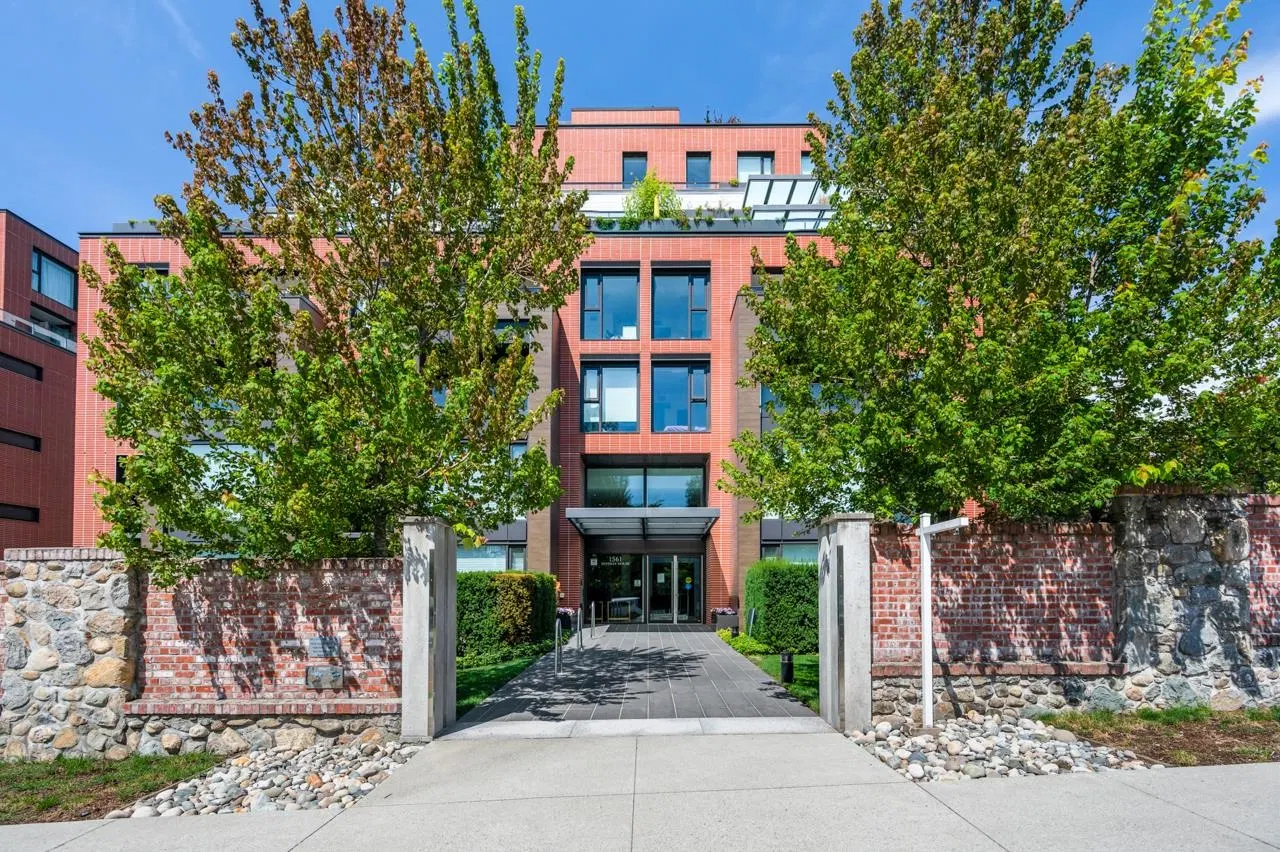 #205 – 1561 57th Avenue