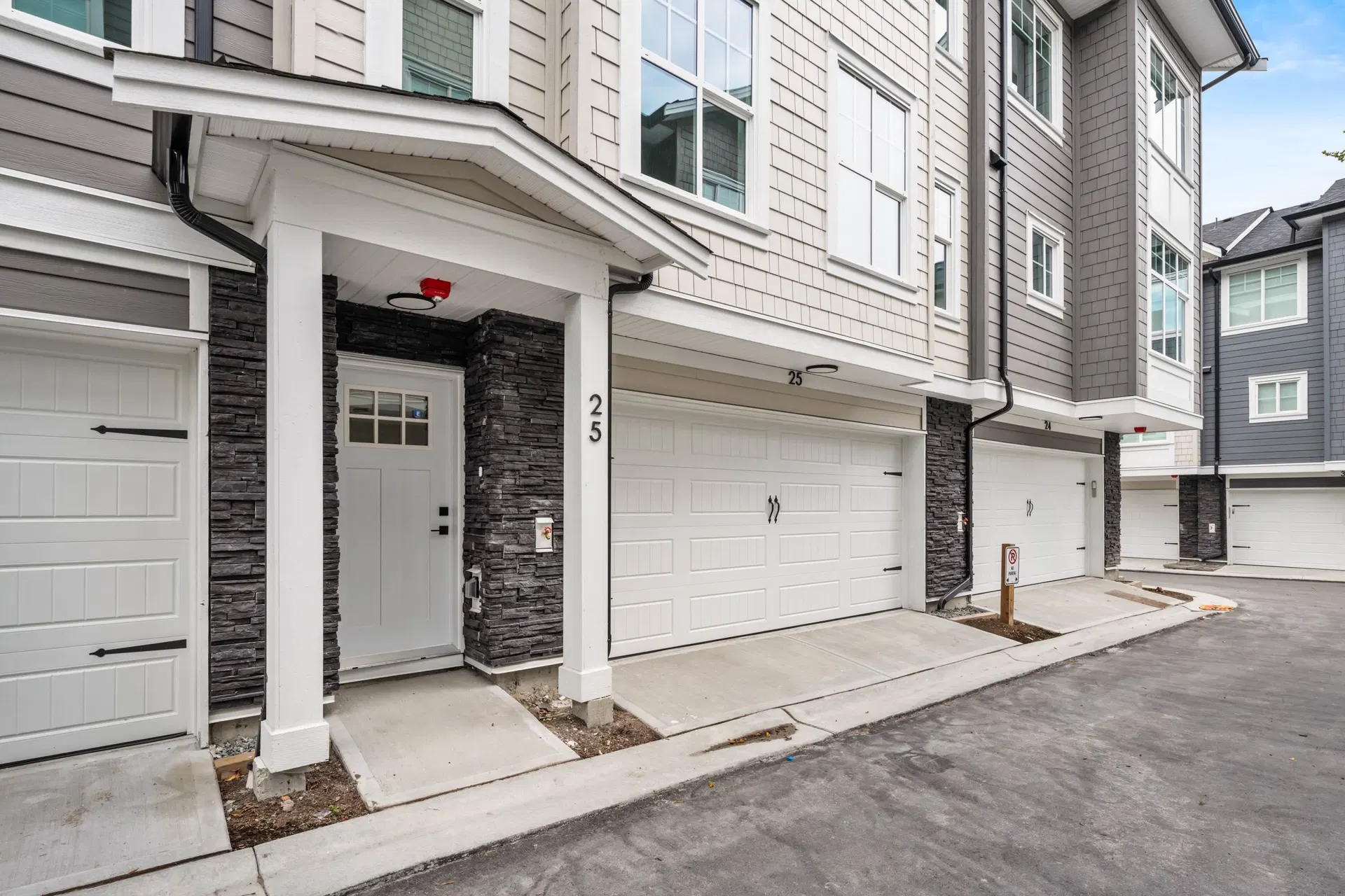 Photo 3 of 39 at #18 – 7716 207 Street