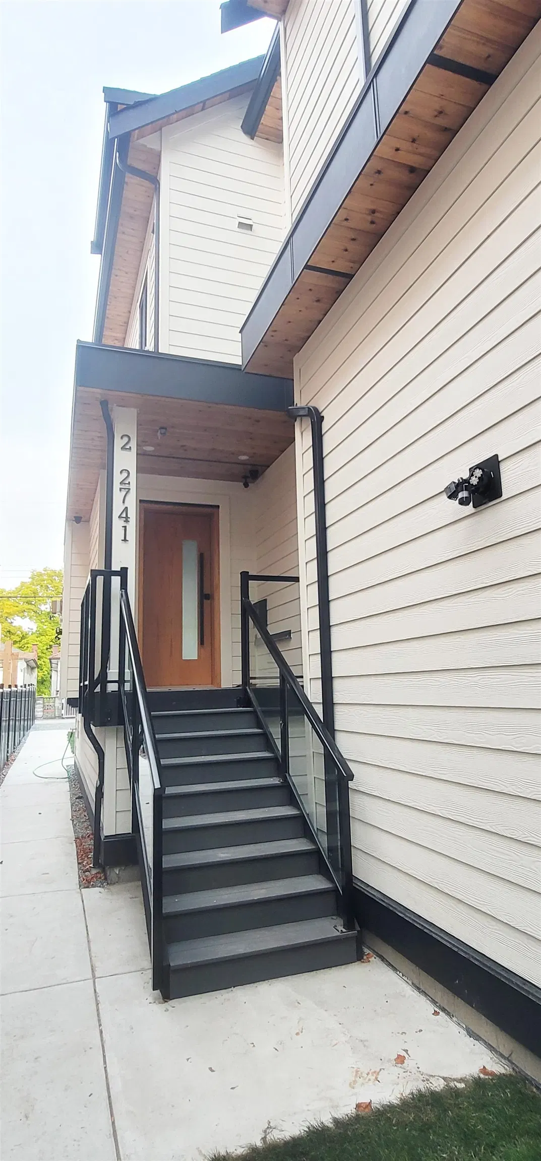 Photo 2 of 26 at #2 – 2741 Grant Street
