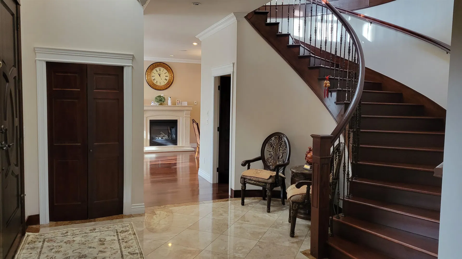 Photo 4 of 40 at 729 W 47th Avenue