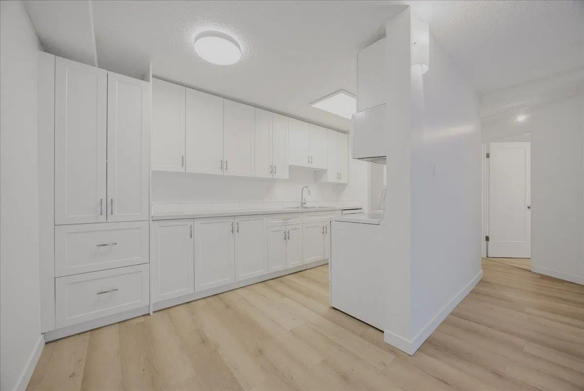 Photo 2 of 26 at #110 – 15020 North Bluff Road