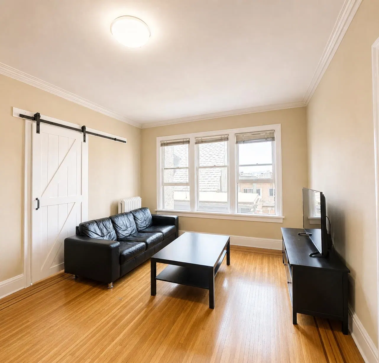 Photo 4 of 22 at #14 – 935 Jervis Street