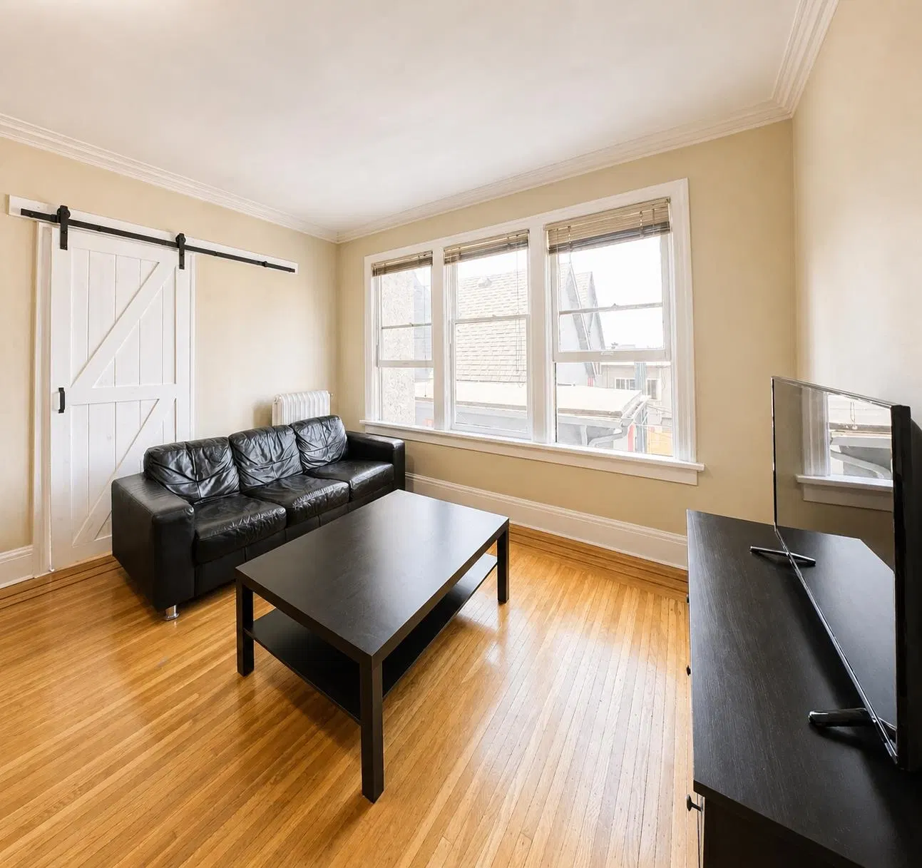 Photo 5 of 22 at #14 – 935 Jervis Street