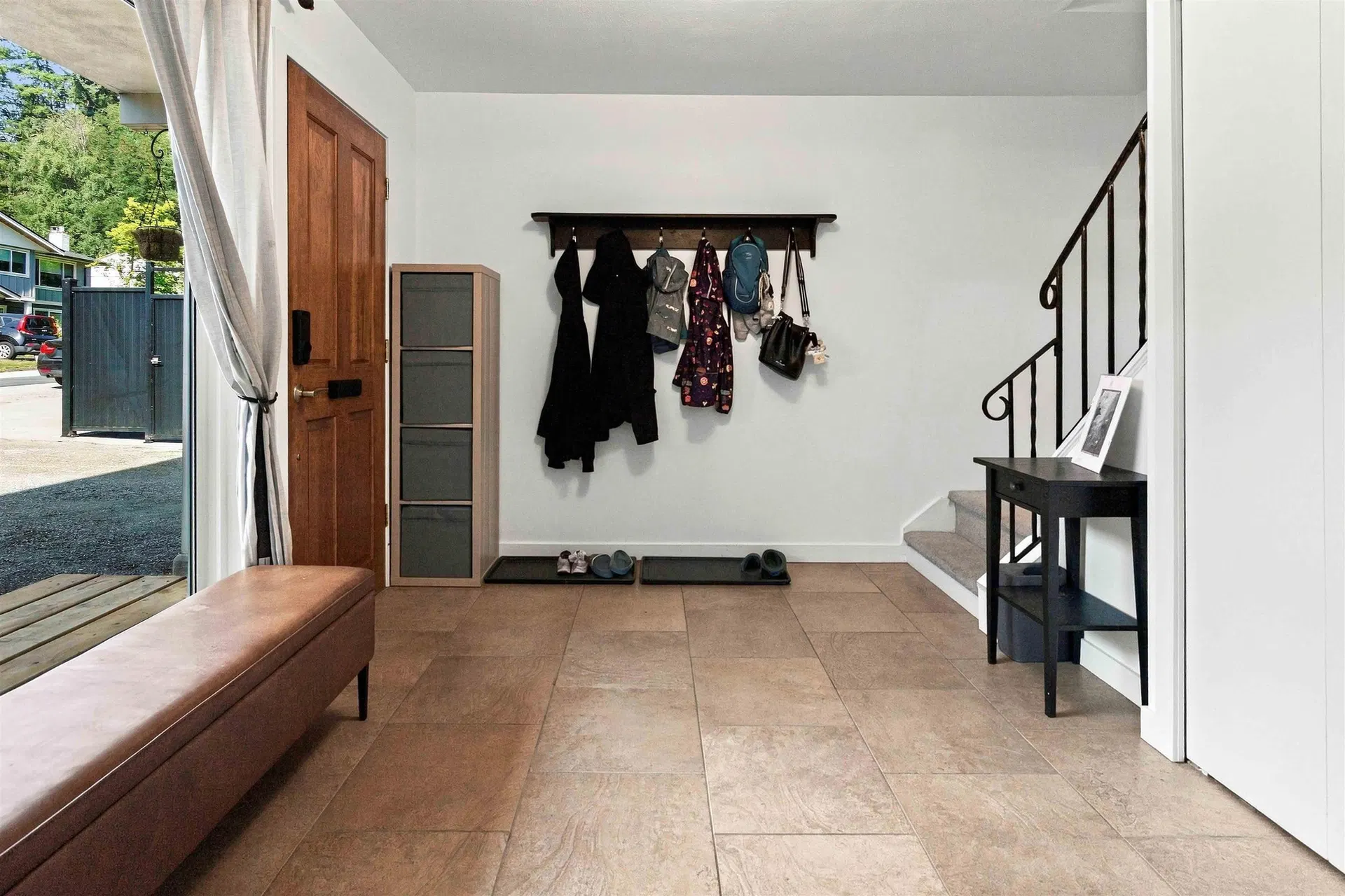 Photo 3 of 40 at 2285 Tompkins Crescent