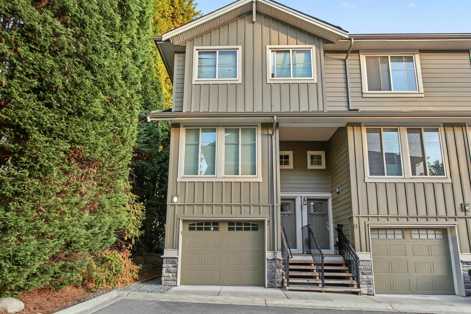 #7 – 3266 147 Street