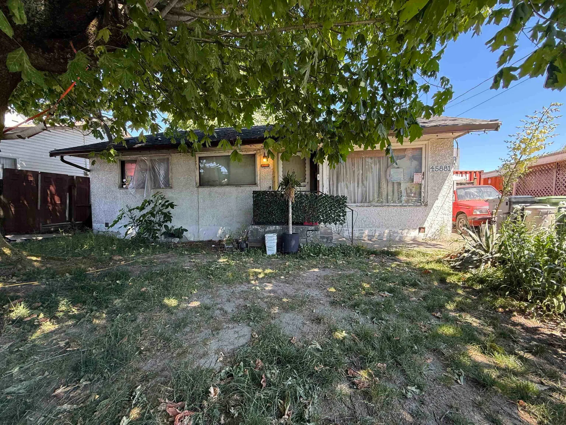 Photo 1 of 11 at 45881 Rowat Avenue