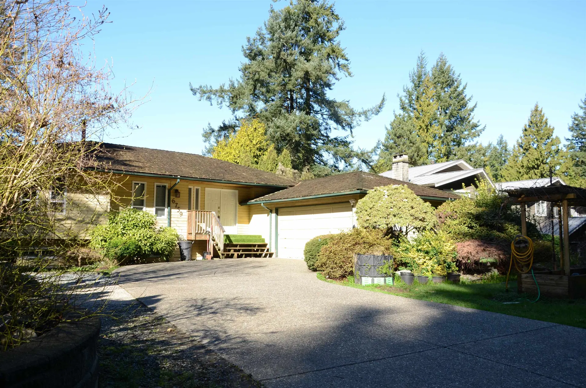 Photo 3 of 24 at 6759 Carncross Crescent