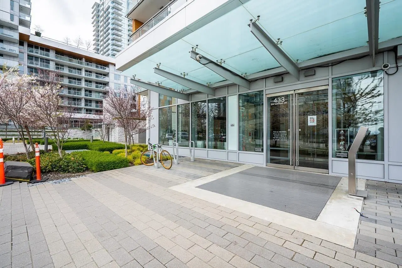 Photo 2 of 13 at #1708 – 433 SW Marine Drive