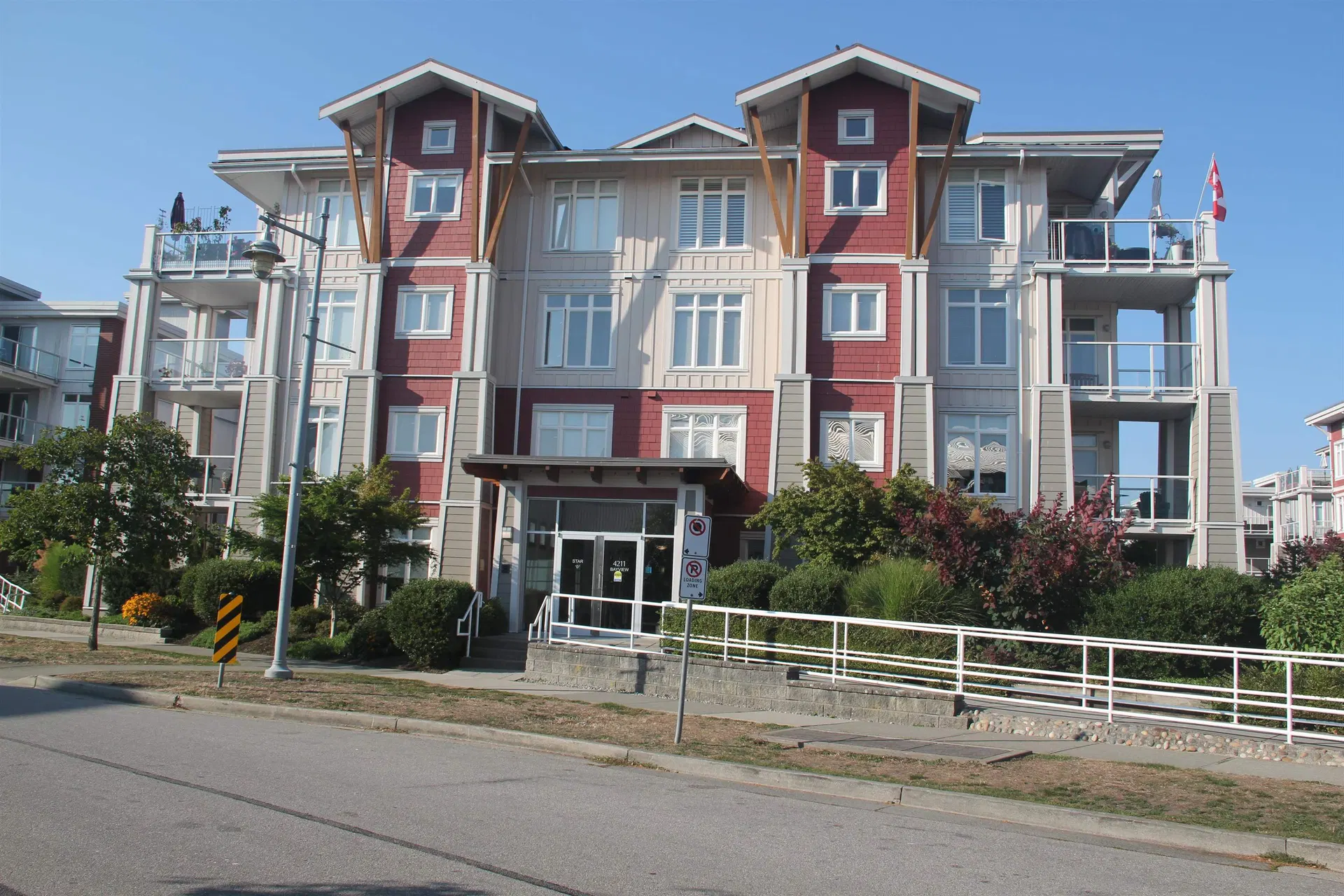 #311 – 4211 Bayview Street