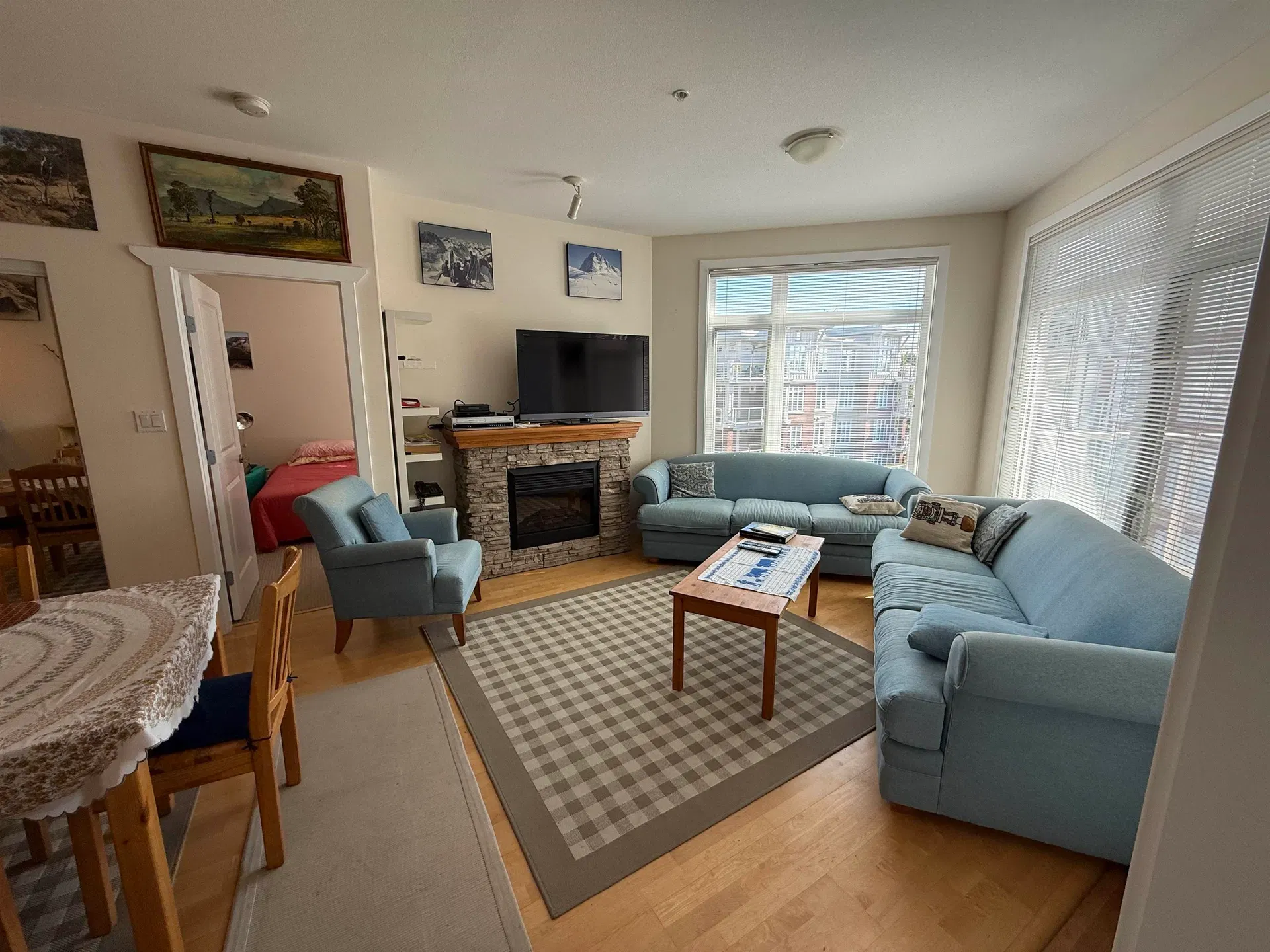 Photo 5 of 29 at #311 – 4211 Bayview Street