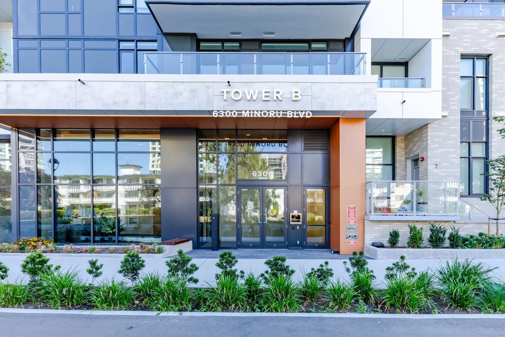 Photo 2 of 40 at #728 – 6300 Minoru Boulevard