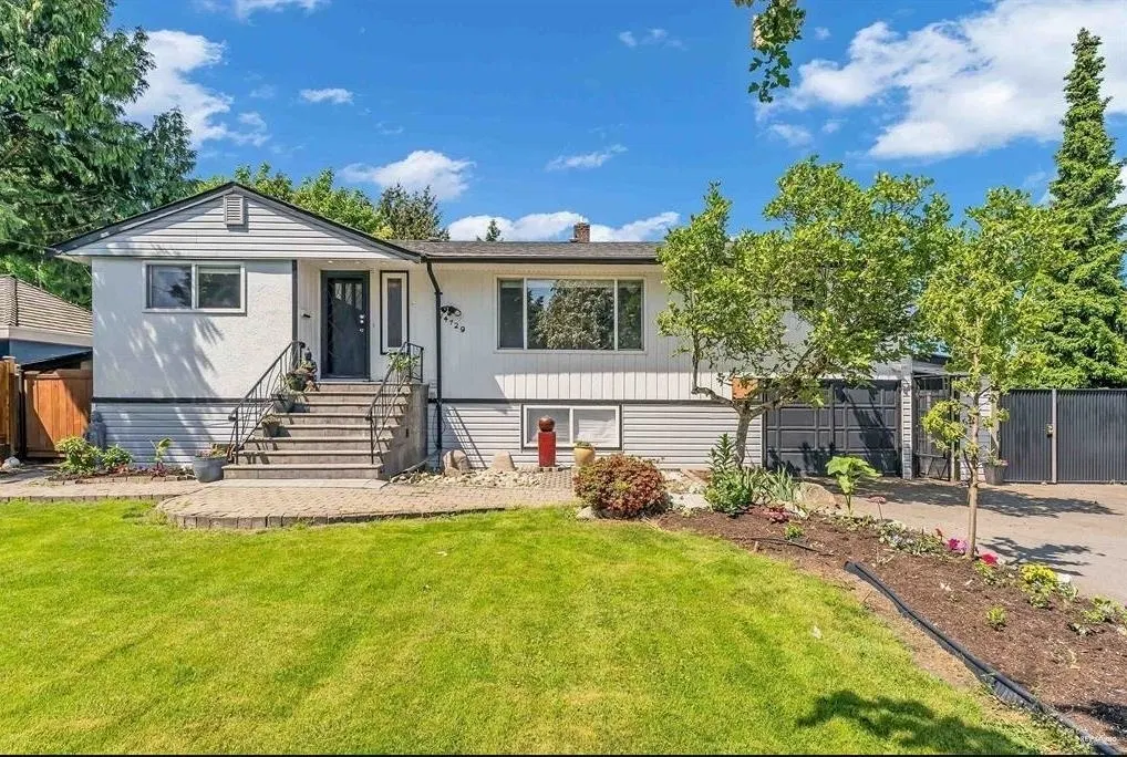 Photo 2 of 20 at 4729 64 Street