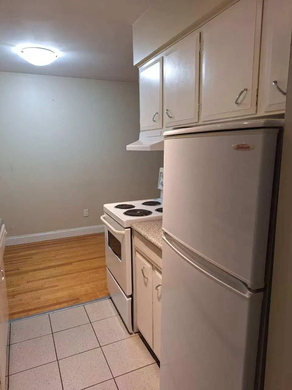 Photo 4 of 6 at 1404 E 57th Avenue