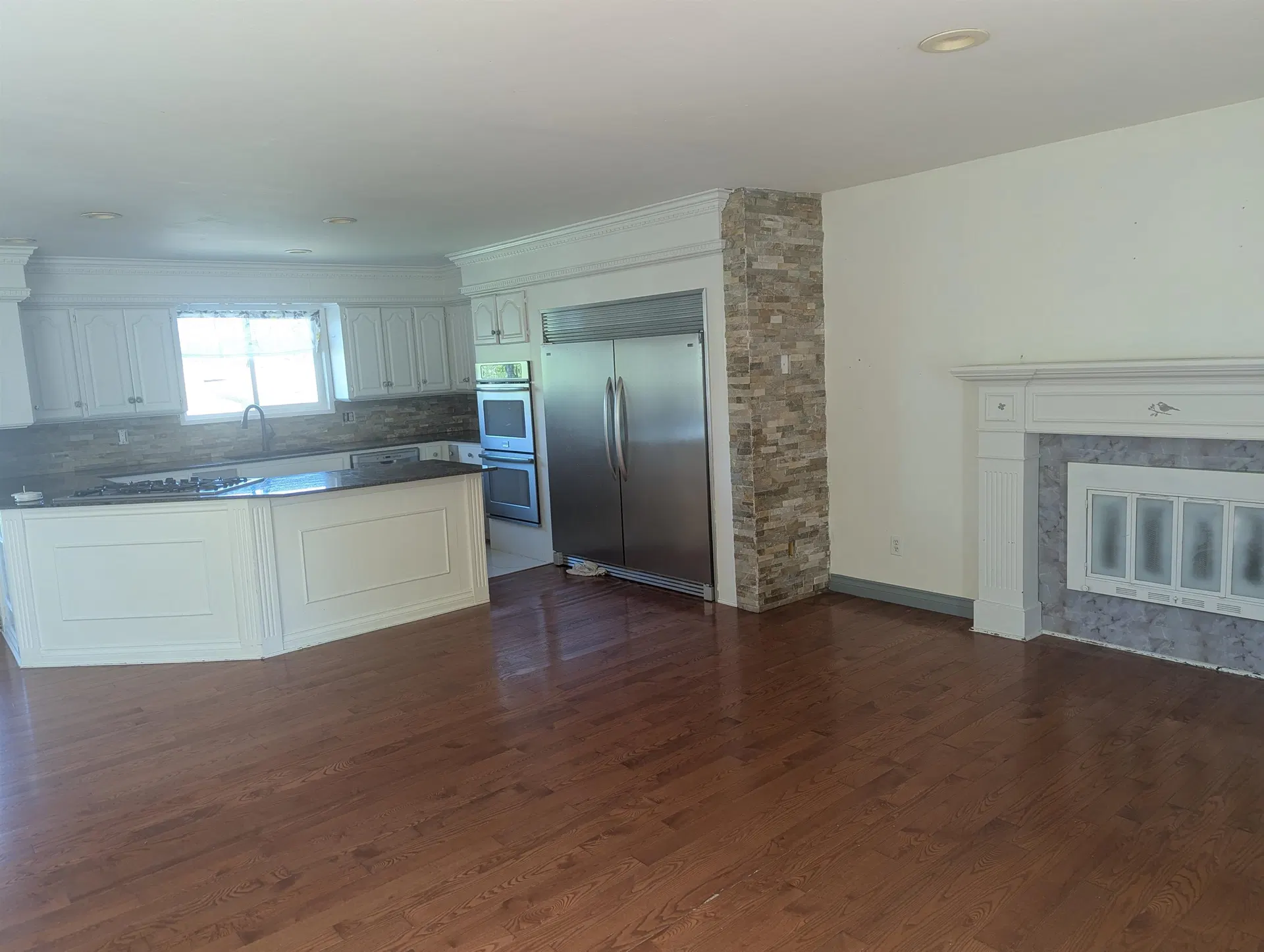 Photo 4 of 25 at 45575 South Sumas Road