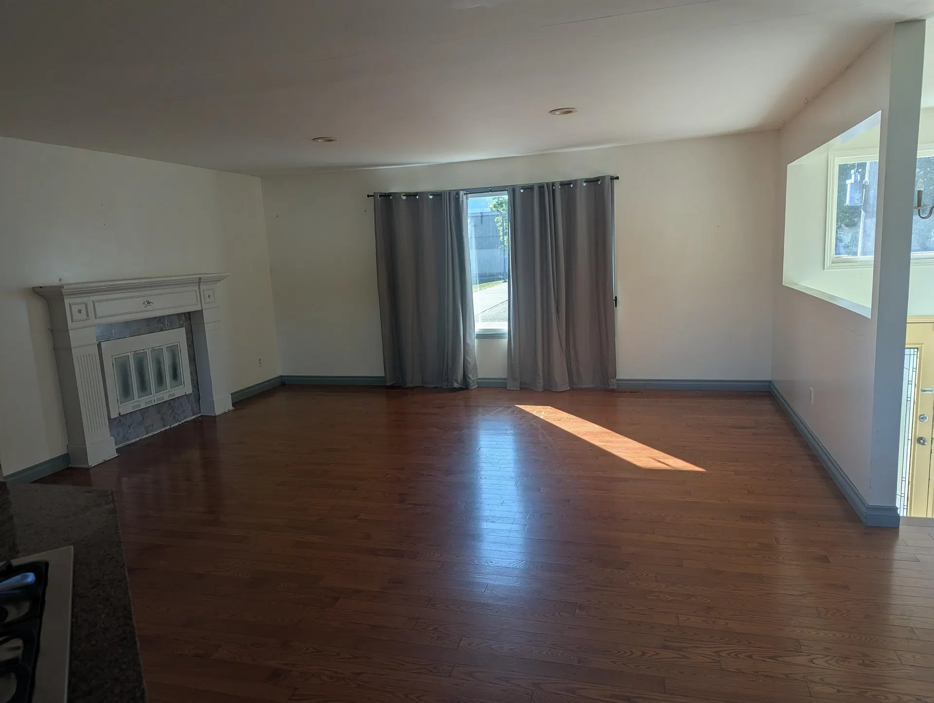 Photo 5 of 25 at 45575 South Sumas Road