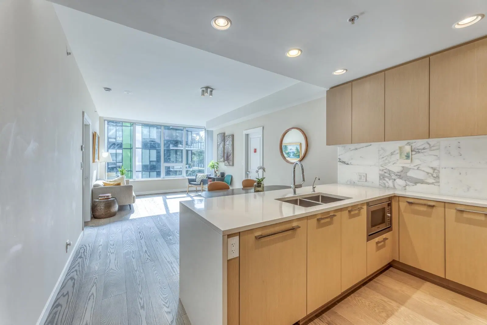 Photo 4 of 34 at #308 – 3533 Ross Drive