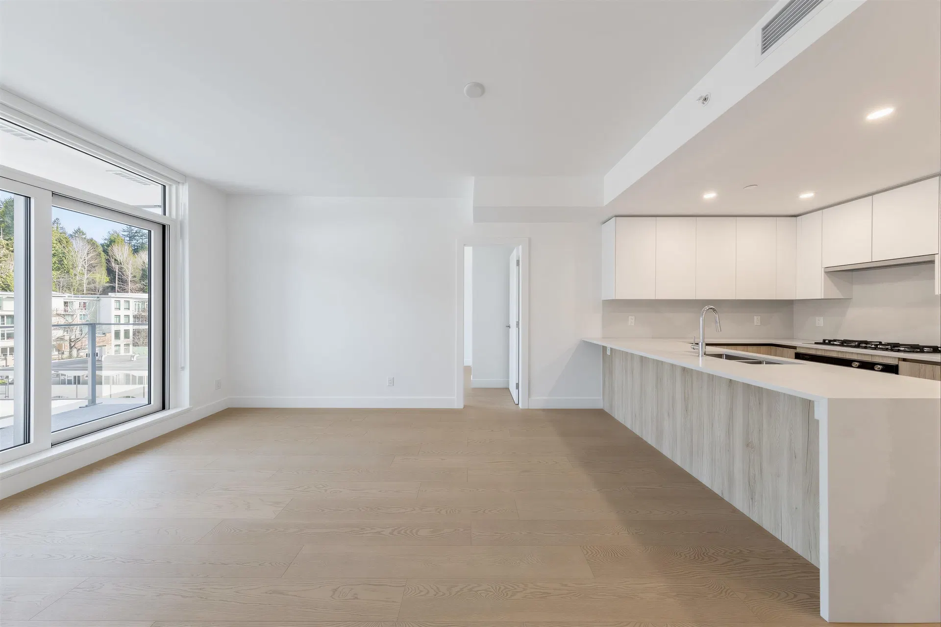 Photo 4 of 27 at #503 – 423 6th Street