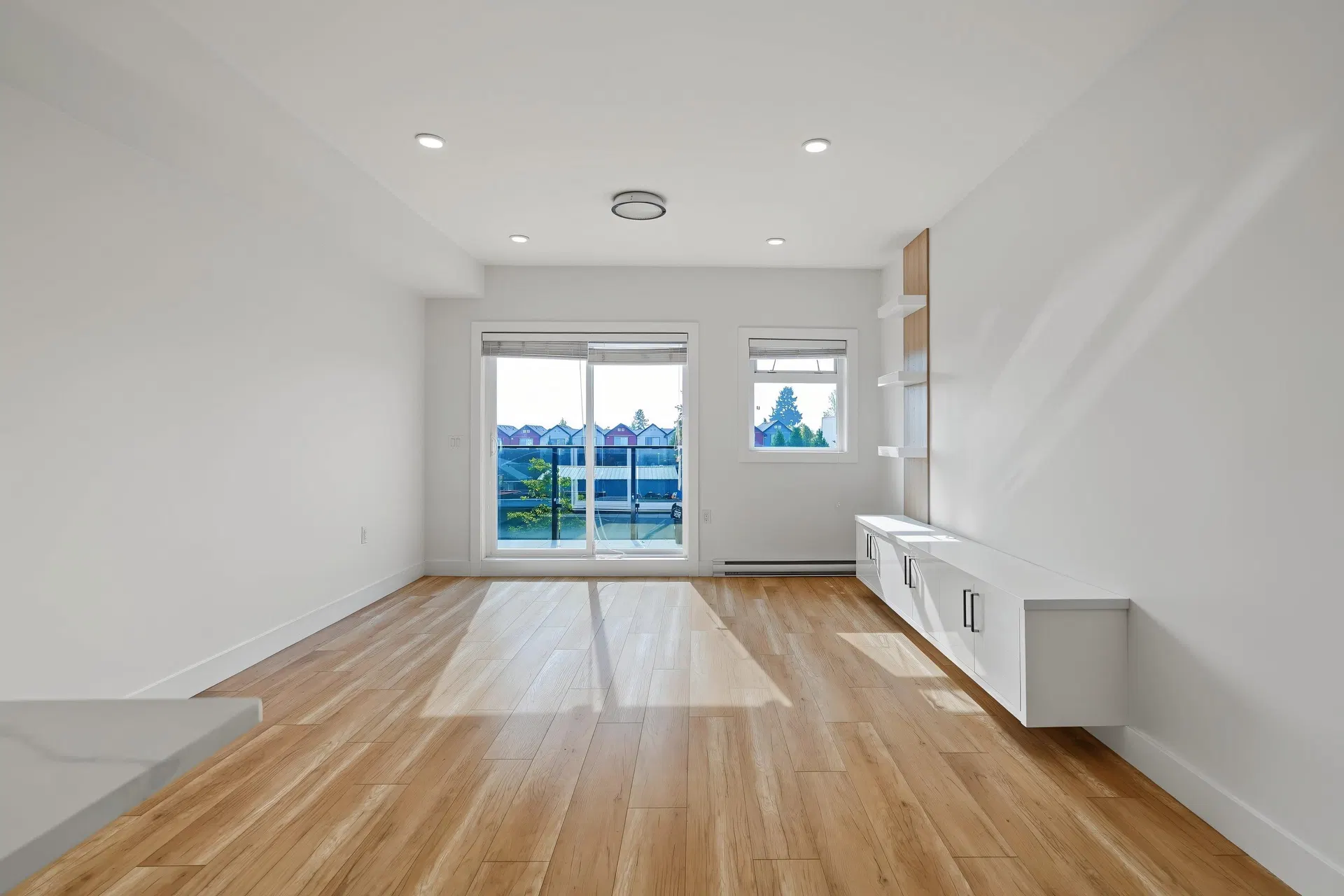 Photo 4 of 31 at #11 – 6288 Beresford Street