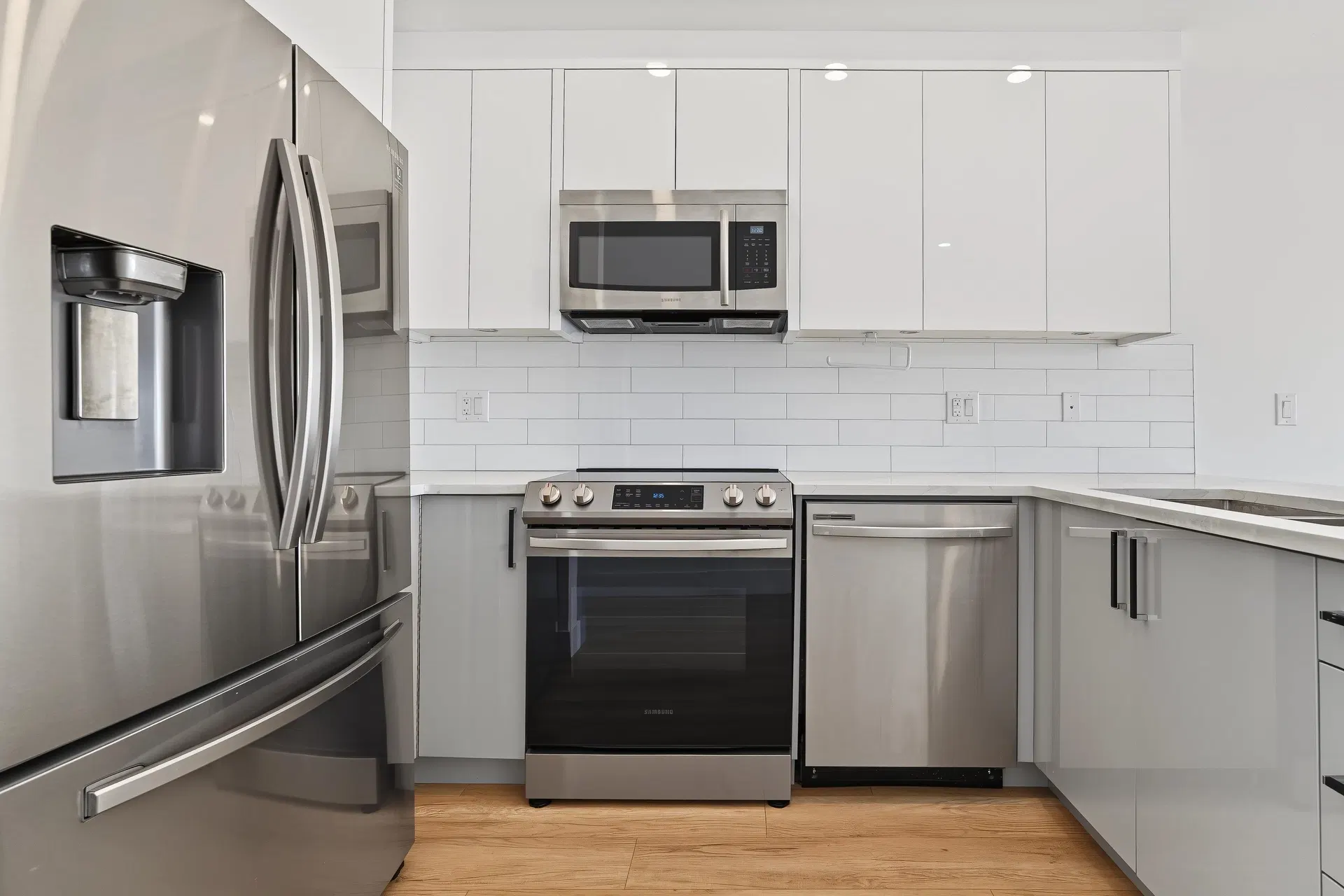 Photo 5 of 31 at #11 – 6288 Beresford Street