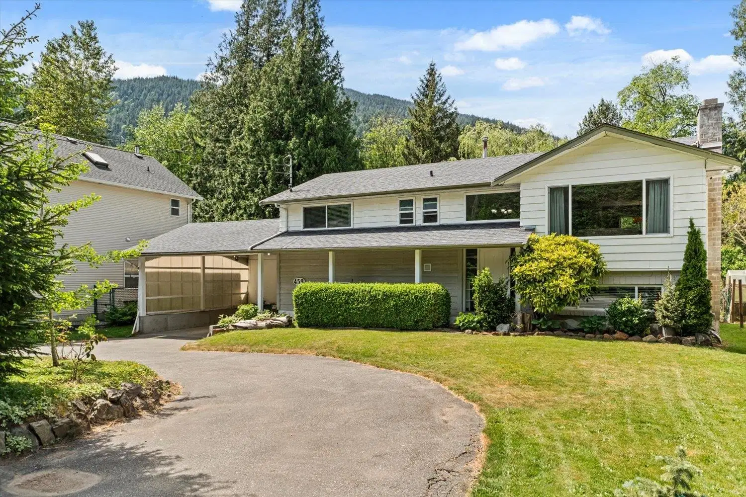 459 Naismith Avenue