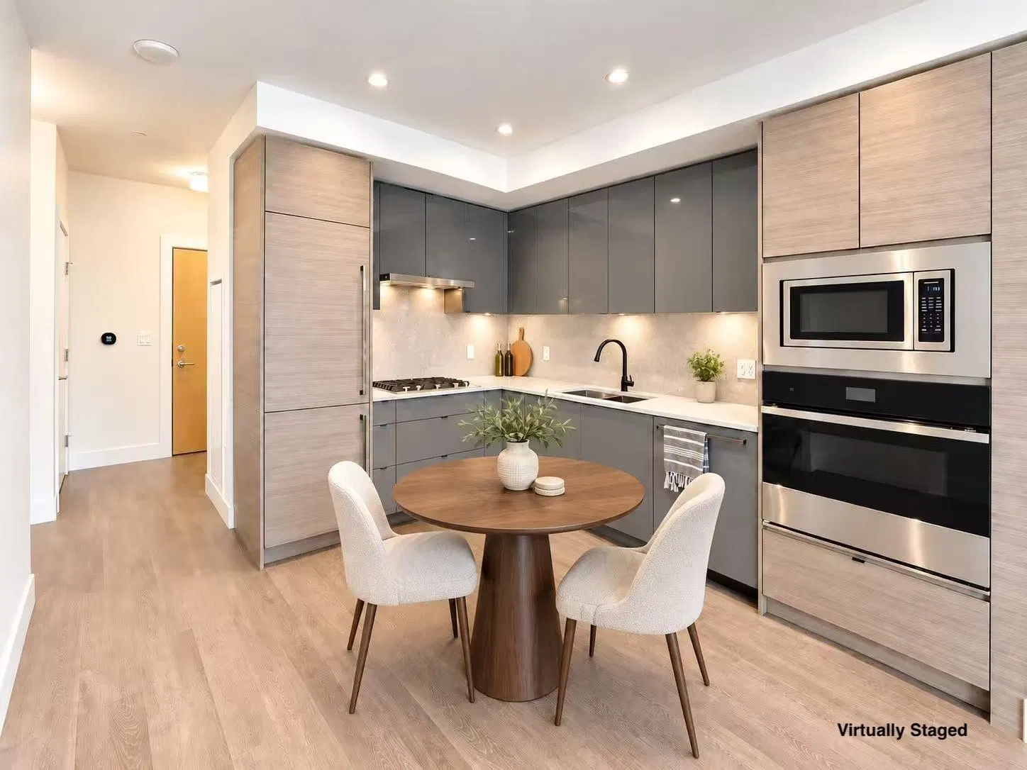 Photo 3 of 18 at #321 – 3438 Sawmill Crescent
