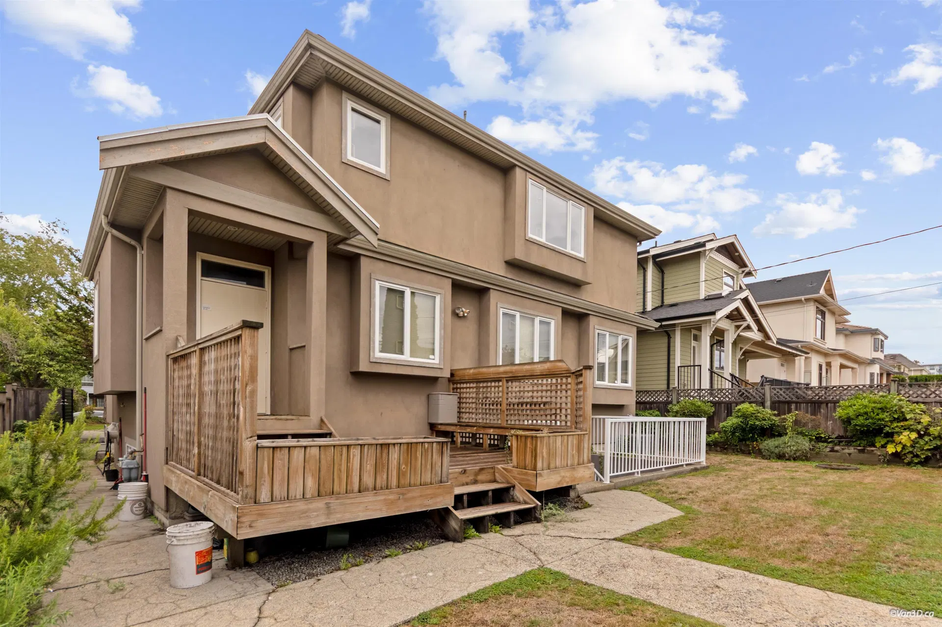 Photo 3 of 22 at 2266 W 20th Avenue
