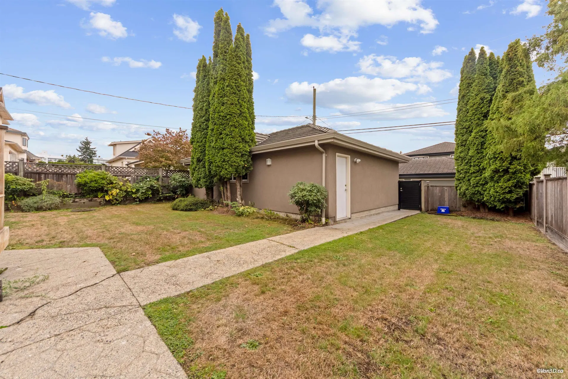 Photo 4 of 22 at 2266 W 20th Avenue