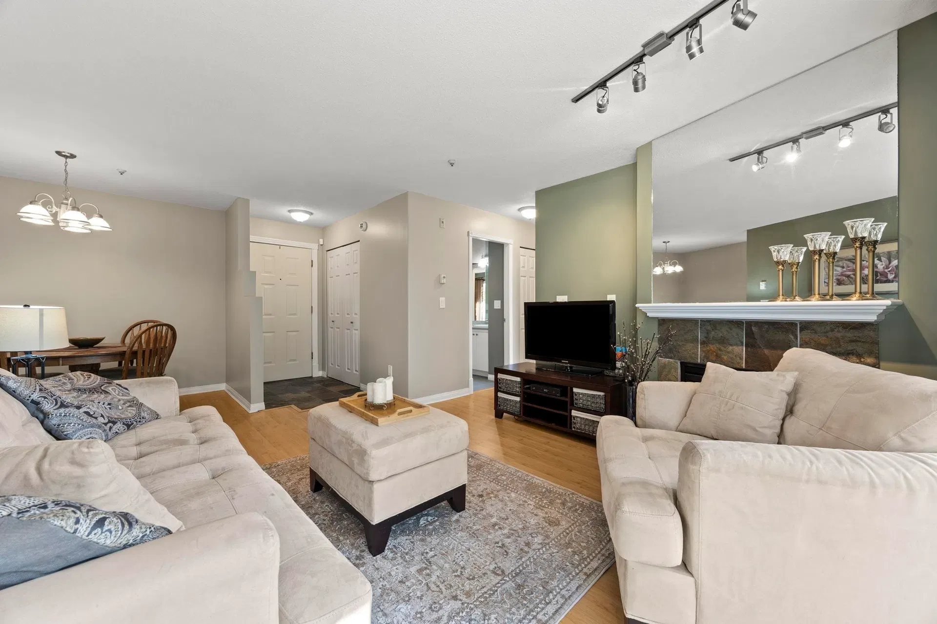 Photo 4 of 29 at #404 – 2388 Welcher Avenue