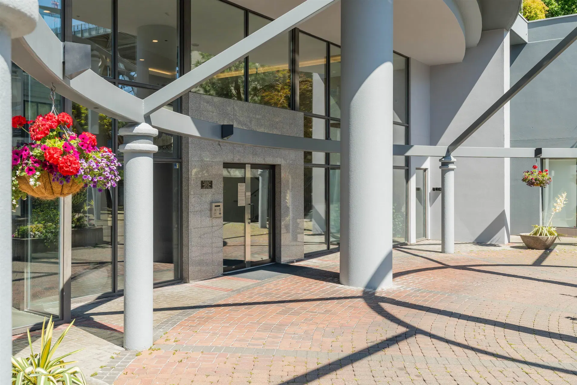 Photo 2 of 26 at #604 – 1500 Howe Street
