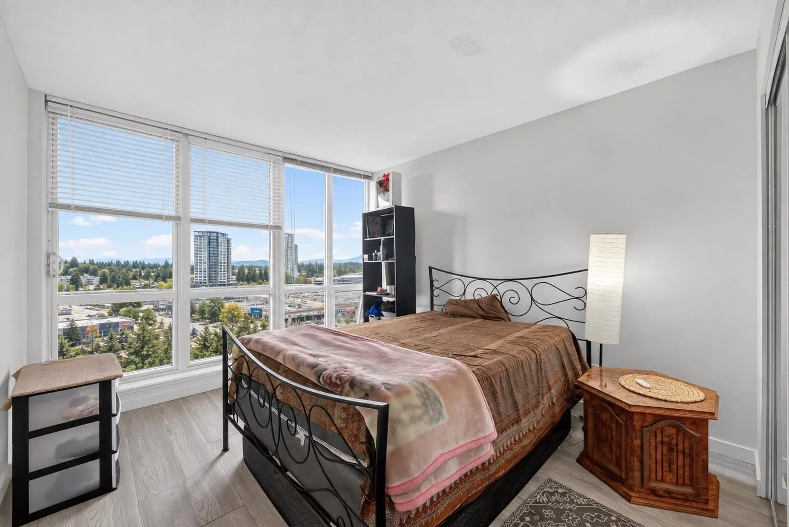 Photo 4 of 11 at #1903 – 13688 100 Avenue