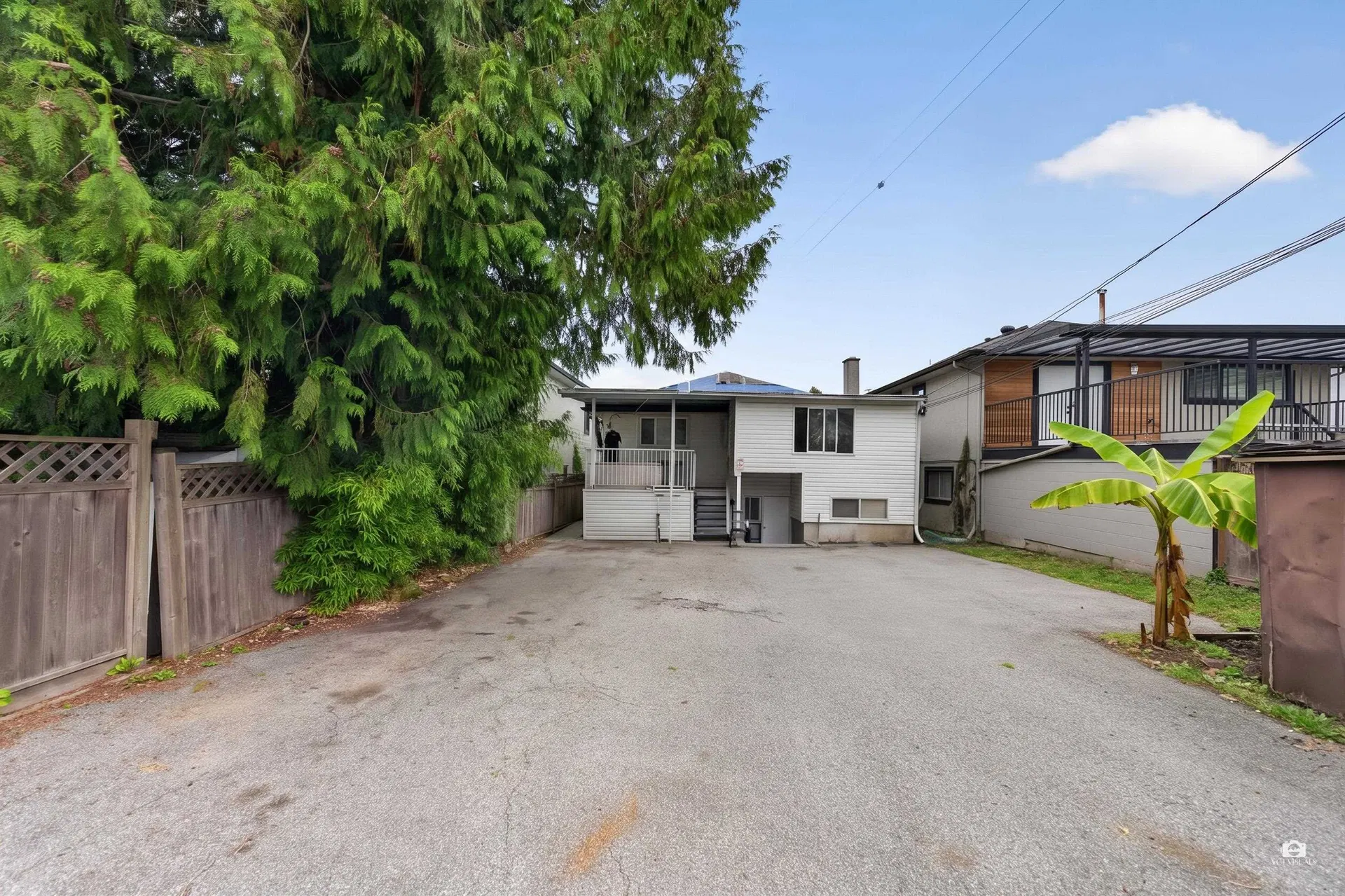 Photo 2 of 18 at 2528 E 24th Avenue