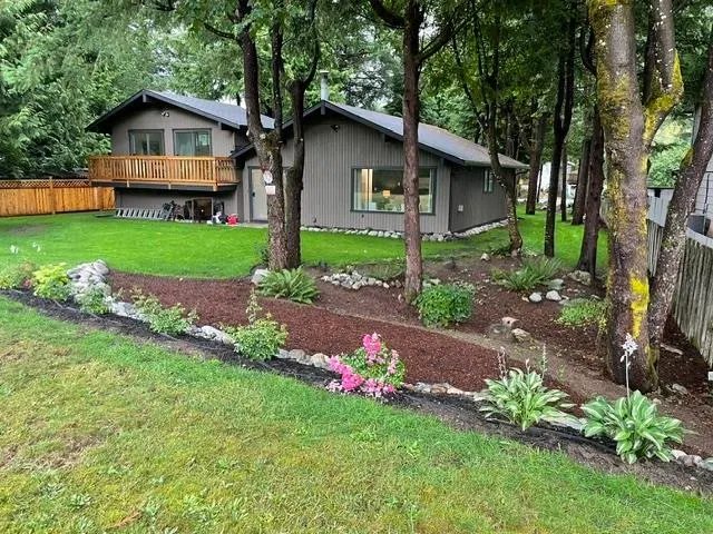 Photo 1 of 40 at 30 Robertson Crescent