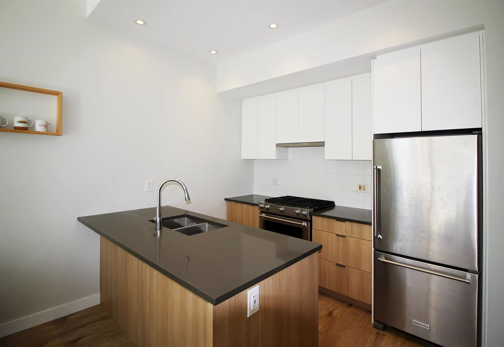 Photo 4 of 10 at #522 – 3430 E Kent Avenue South