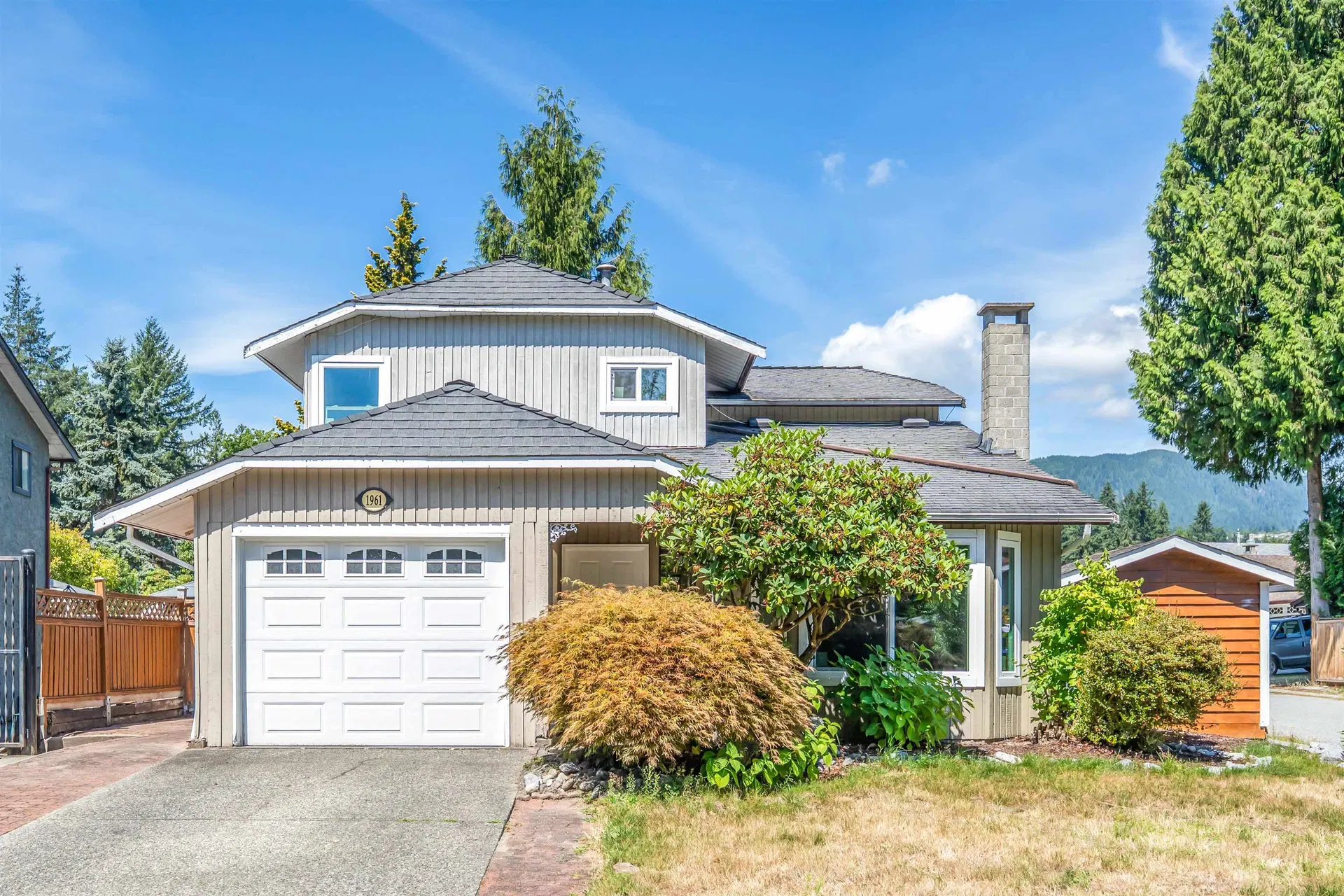 1961 Flynn Crescent