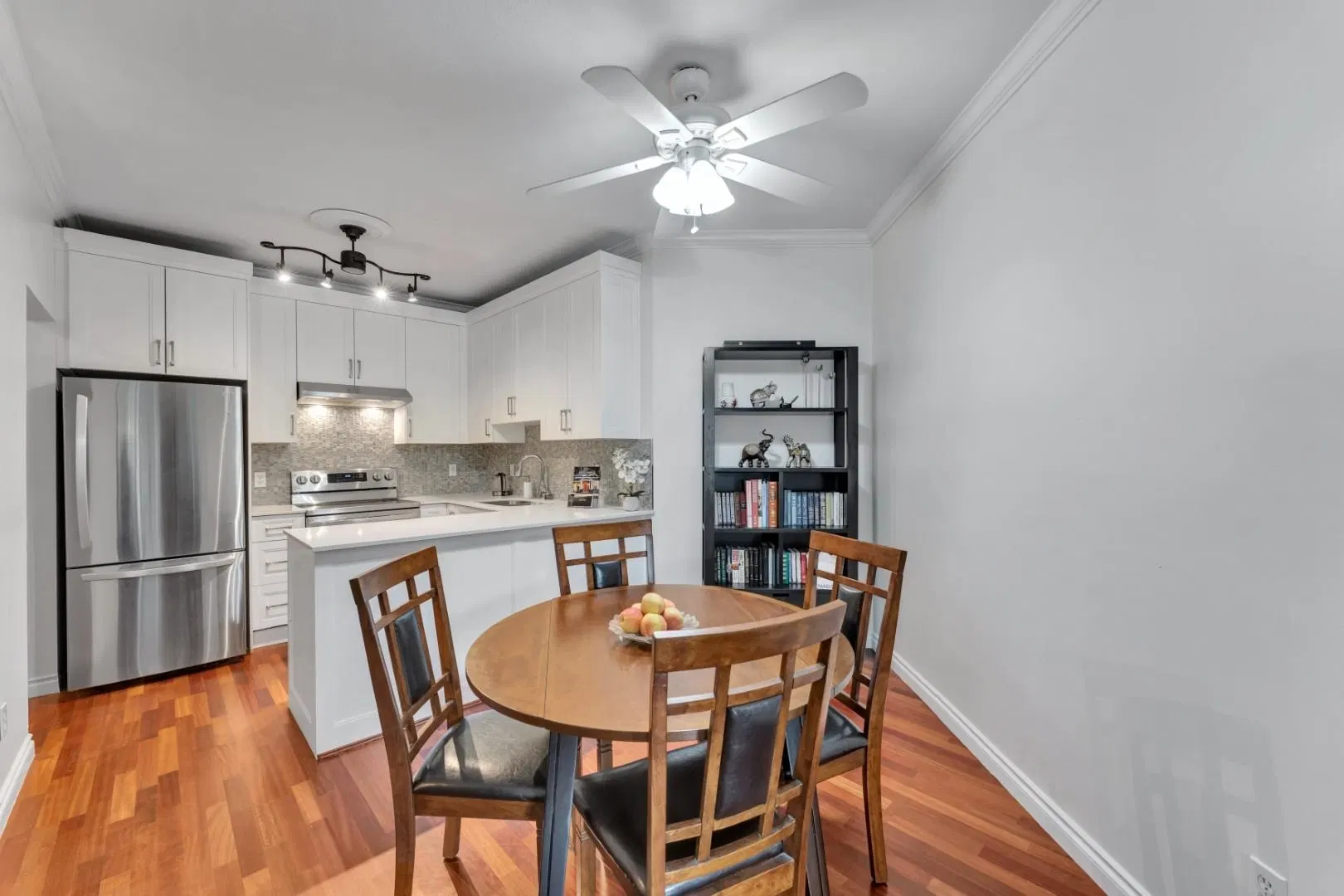 Photo 5 of 38 at #101 – 450 Bromley Street
