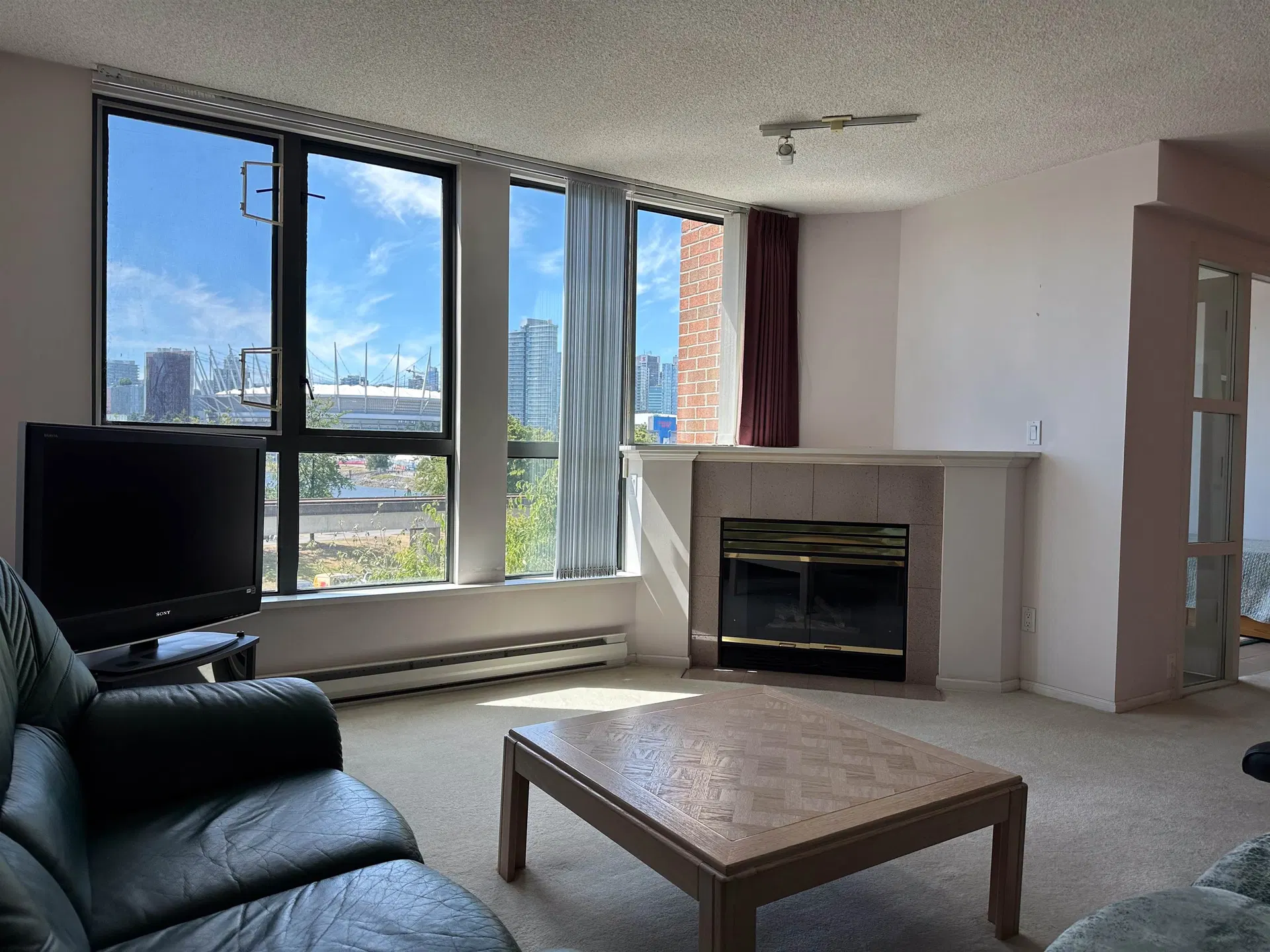 #307 – 1128 Quebec Street