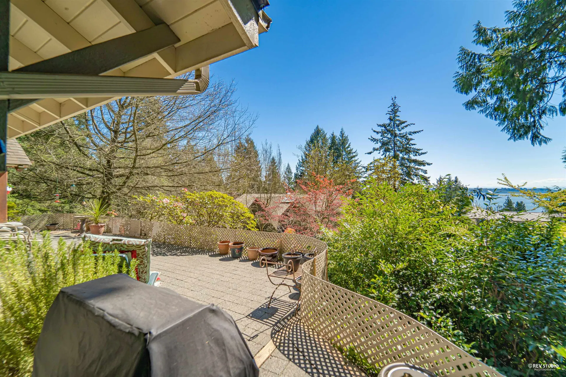 Photo 4 of 40 at 2261 Gisby Street