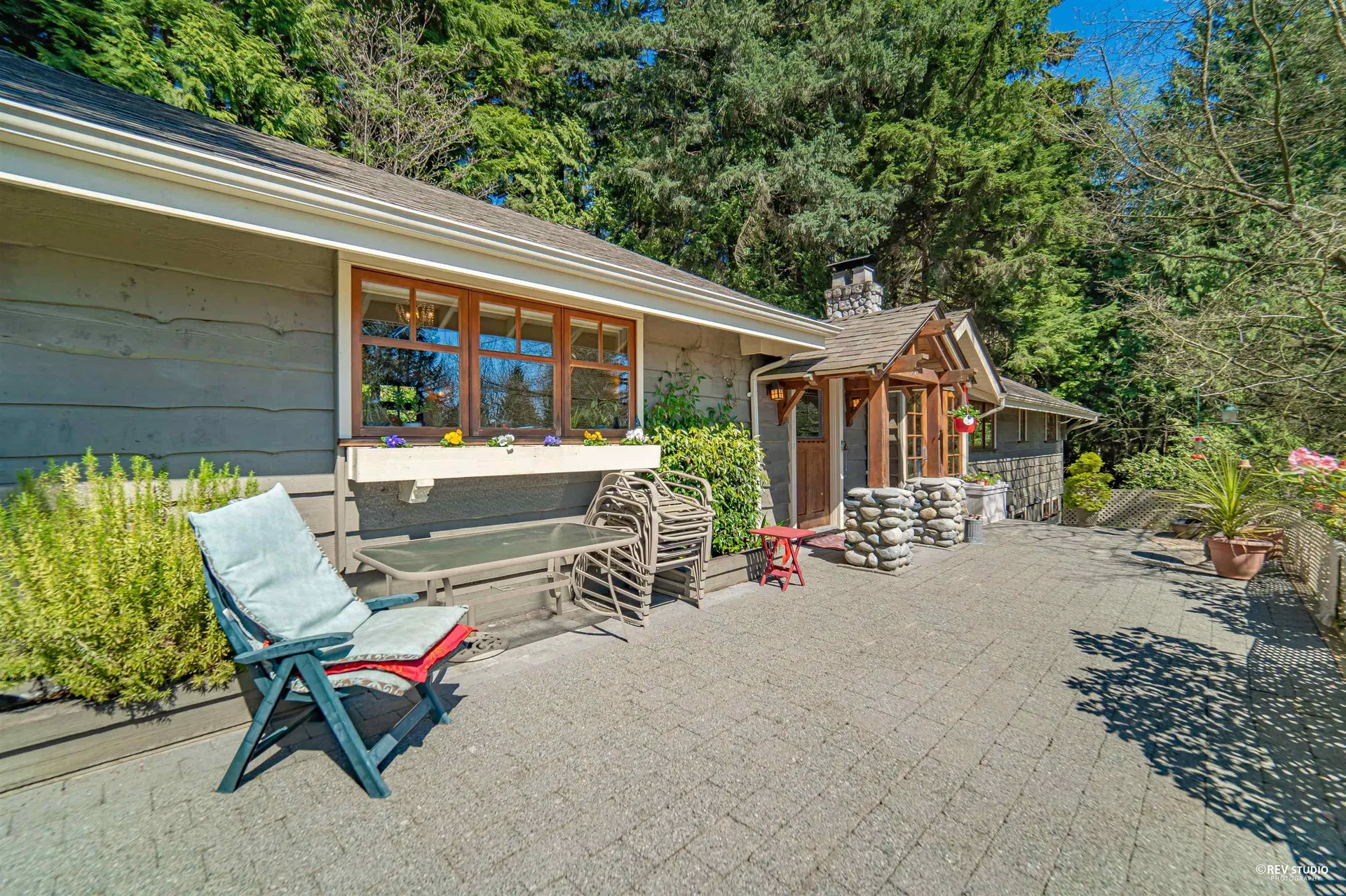 Photo 5 of 40 at 2261 Gisby Street
