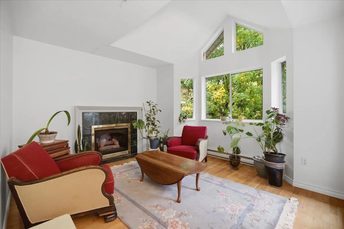 #404 – 1723 Frances Street