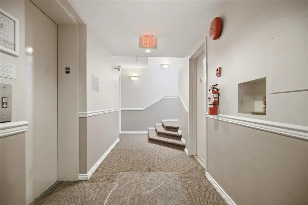 Photo 4 of 32 at #404 – 1723 Frances Street