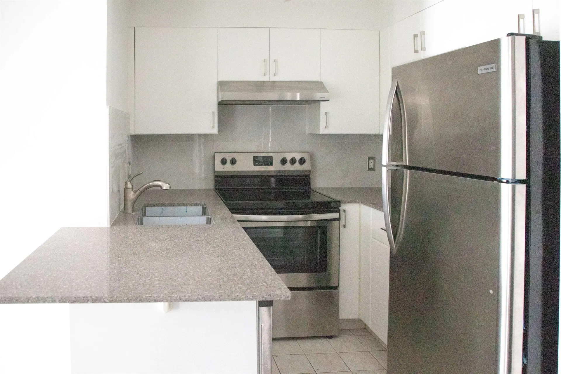 Photo 3 of 7 at #303 – 1562 W 5th Avenue