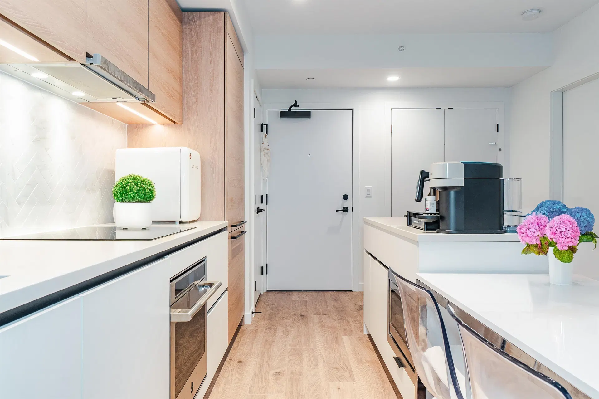 Photo 4 of 27 at #2501 – 13428 105 Avenue