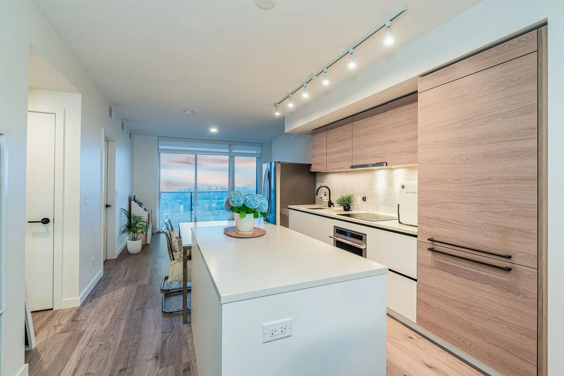Photo 5 of 27 at #2501 – 13428 105 Avenue