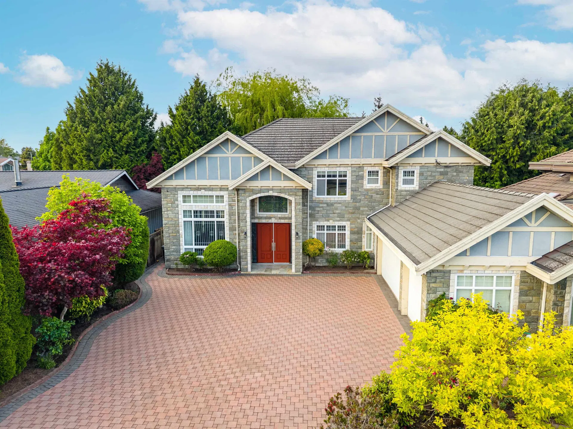 5631 Clearwater Drive