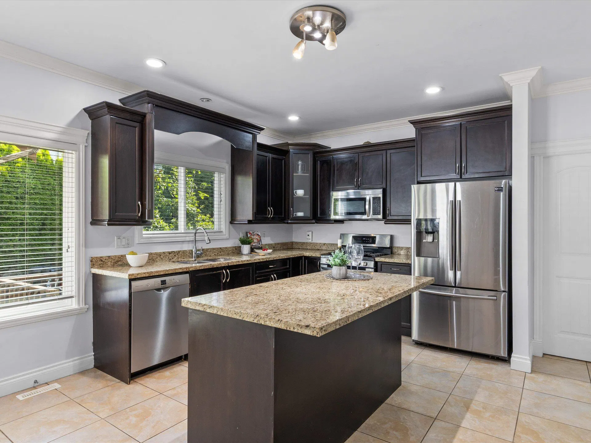 Photo 5 of 38 at 46242 Kermode Crescent